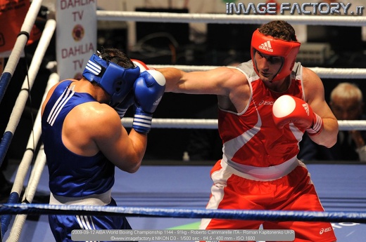 2009-09-12 AIBA World Boxing Championship 1144 - 91kg - Roberto Cammarelle ITA - Roman Kapitonenko UKR